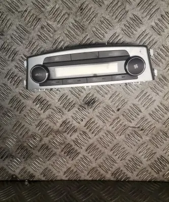 Toyota Avensis T270 Climate control unit 20672