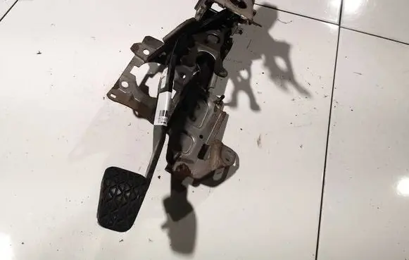Mazda 2 Clutch pedal 