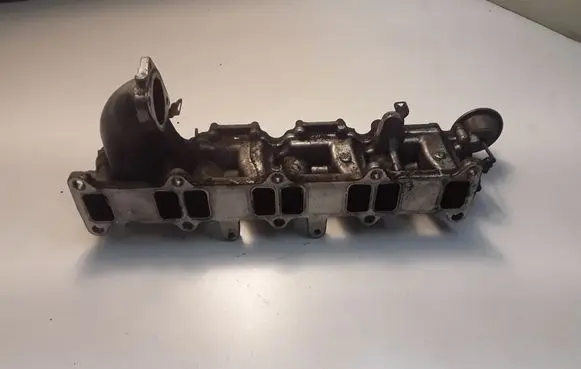 Mitsubishi Pajero Intake manifold 1542A084