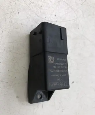 Peugeot 308 Glow plug pre-heat relay 9803299780