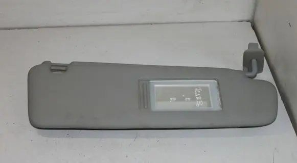 Volkswagen Touareg II Sun visor