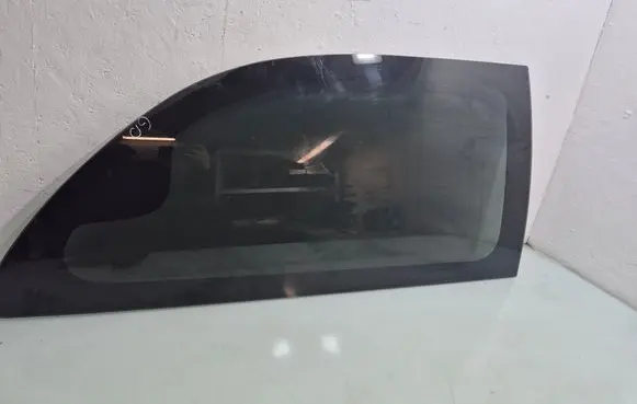 Chrysler Voyager Rear side window 