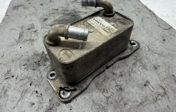 Volvo V60 Oil filter mounting bracket 31368636