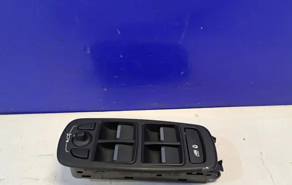 Jaguar XE Electric window control switch SPA028JT00F