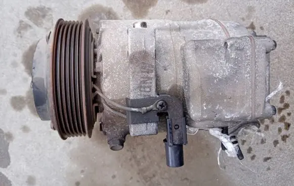 Hyundai Santa Fe Air conditioning (A/C) compressor (pump)