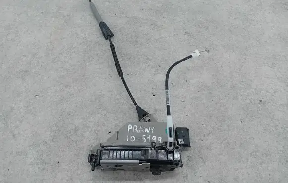 Peugeot 2008 I Front door lock 