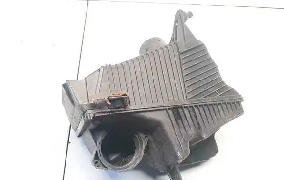 Renault Megane II Air filter box 8200369798d 8200369775b