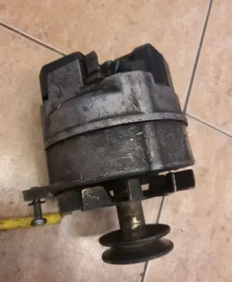 Volkswagen Golf I Generator/alternator 0689032027px