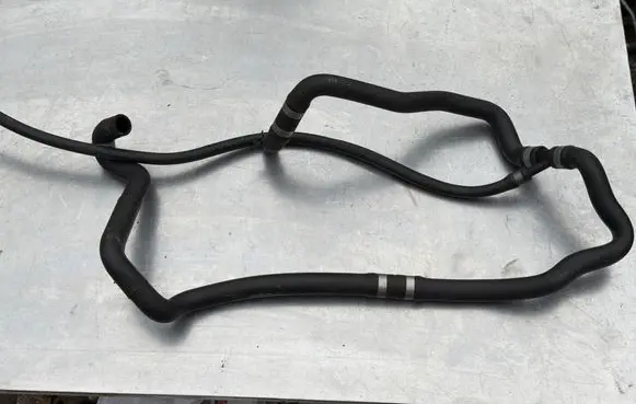 Mercedes-Benz S W220 Engine coolant pipe/hose A2208301796