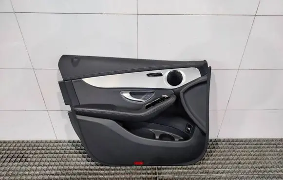 Mercedes-Benz GLC C253 Coupe rear side trim panel 
