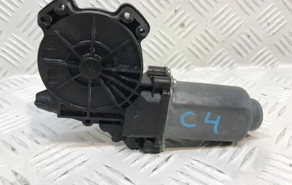 Nissan Qashqai+2 Rear door window regulator motor 402191A
