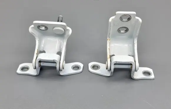 Rear door hinge set