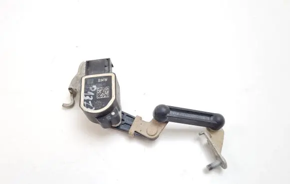 Headlight/headlamp level sensor