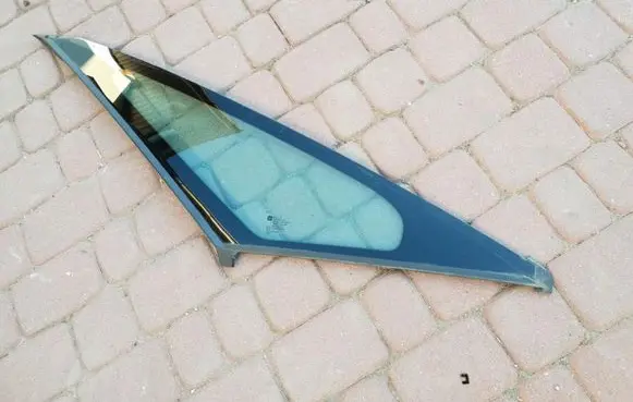 Opel Zafira C Front triangle window/glass 22TYS