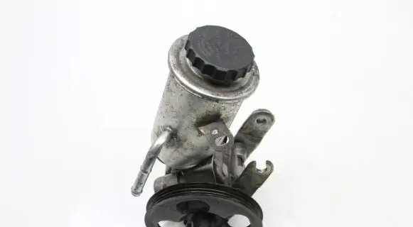 Toyota Yaris Power steering pump