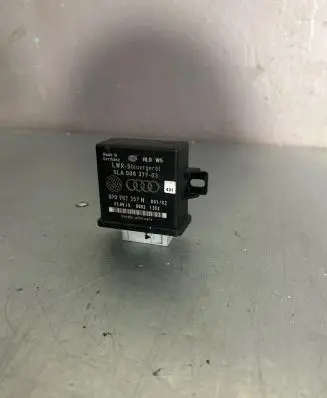 Audi A6 S6 C6 4F Light module LCM 8P0907357H 5LA00837903