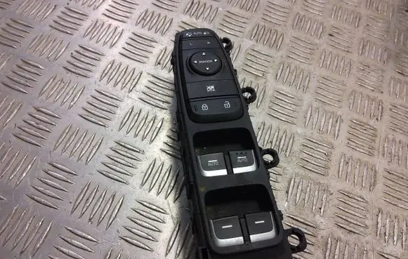 KIA Niro Electric window control switch 93570g5740