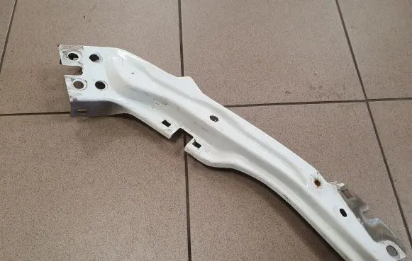 Headlight/headlamp mounting bracket