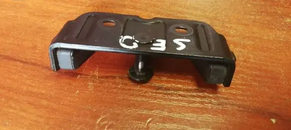BMW 3 E46 Loading door lock loop/hook striker 8203771