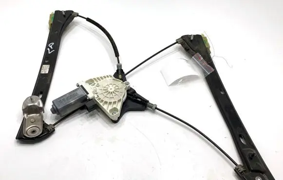 Volkswagen PASSAT B8 Front door window regulator with motor 3G0837461C