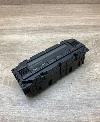 Volkswagen PASSAT B5 Climate control unit 3B1907044D