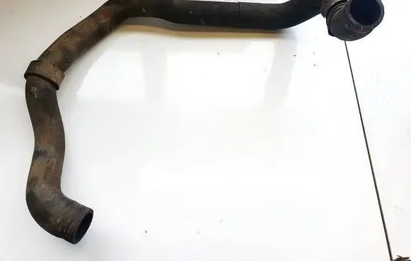 Volkswagen PASSAT B6 Engine coolant pipe/hose 