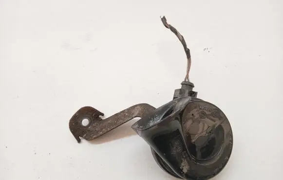 Volkswagen PASSAT B6 Horn signal