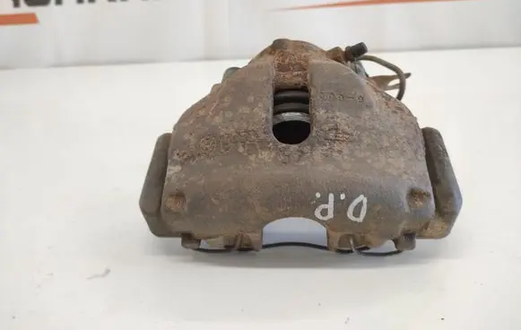 Volkswagen PASSAT B5 Front brake caliper