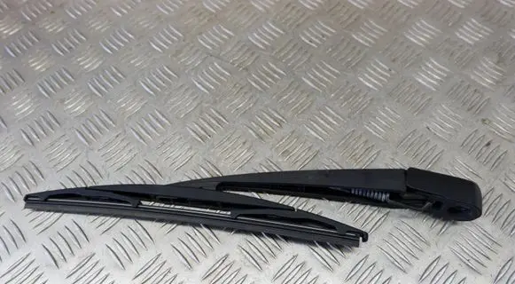 Rear wiper blade arm