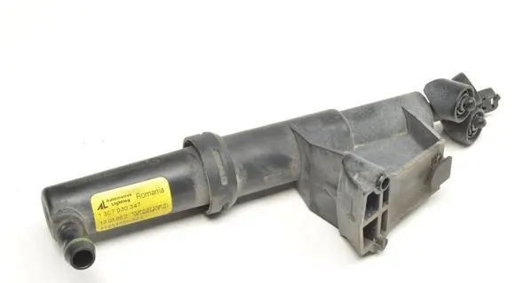 Volvo C30 Headlight washer pump 31253730