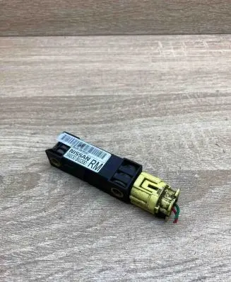 Nissan Almera Tino Airbag deployment crash/impact sensor 98830BU200