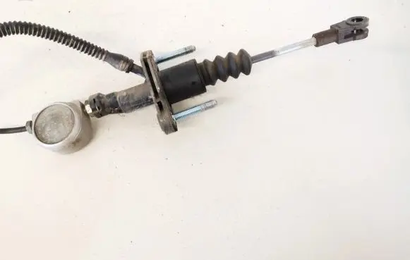 Opel Astra G Clutch master cylinder 90523769