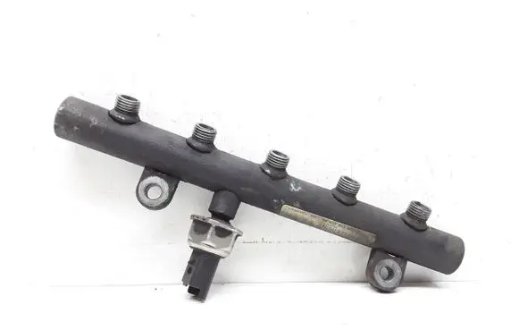 Volvo V50 Fuel main line pipe 9645689580