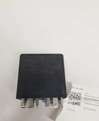 Audi A6 S6 C5 4B Light relay 4B0919471A 5KG00656805 393