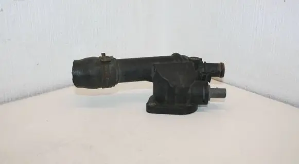 Volkswagen PASSAT B6 Engine coolant pipe/hose 03G121132B