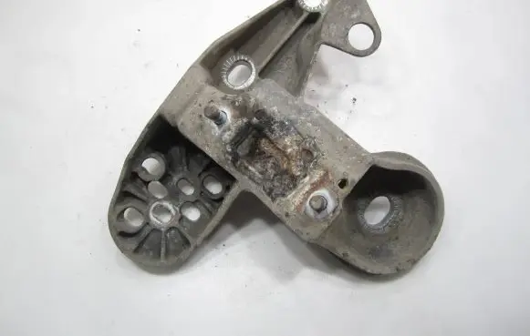 Audi A4 S4 B5 8D Engine mounting bracket 4B0199351B