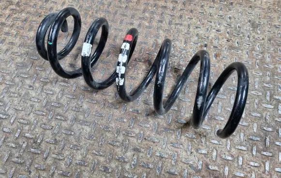 Mercedes-Benz C W205 Front coil spring
