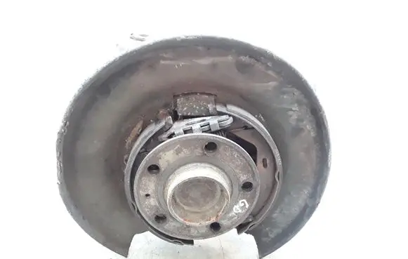 Rear wheel hub spindle/knuckle