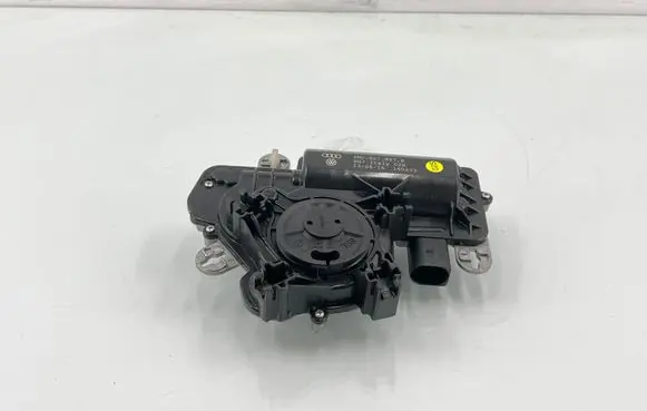 Audi Q7 4M Tailgate/trunk/boot lift motor 4M0827887B
