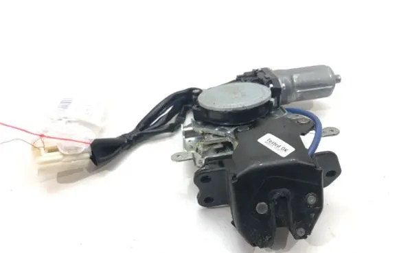 Lexus RX 330 - 350 - 400H Tailgate exterior lock 