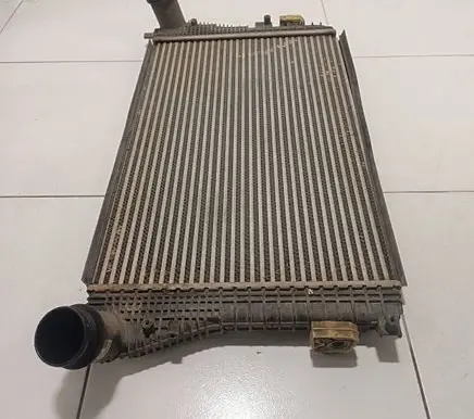 Volkswagen Caddy Intercooler radiator 1K0145803BM 2533C