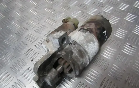 Mazda 6 Starter motor m000t90981 L813