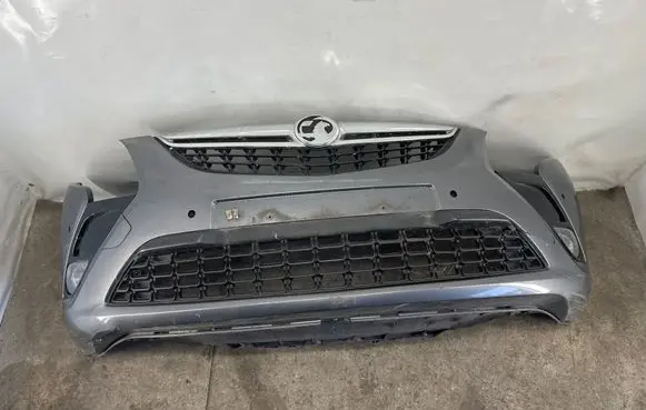 Opel Zafira C Front bumper