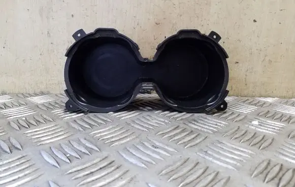 Cup holder front
