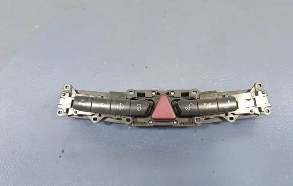 Mercedes-Benz S W220 Hazard light switch 2208217358