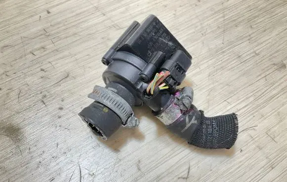 Audi A5 8T 8F Electric auxiliary coolant/water pump 059121004G 3100001870