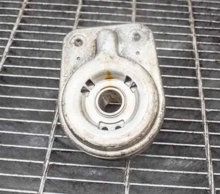 KIA Sportage Engine oil radiator 