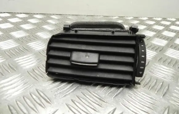 Rear air vent grill