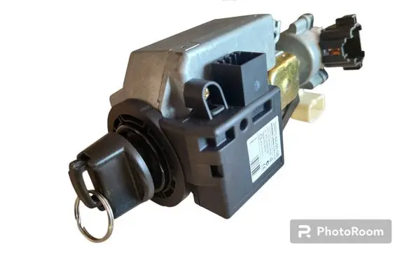 Suzuki Swift I Ignition lock 3397062J00