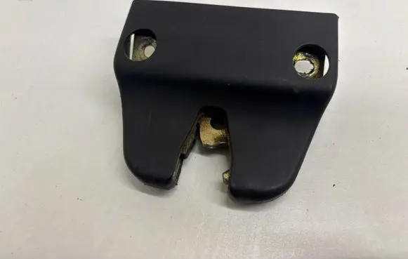 Audi 80 90 B3 Tailgate/trunk/boot lock/catch/latch 893827505A